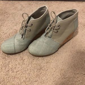 Toms wedge booties